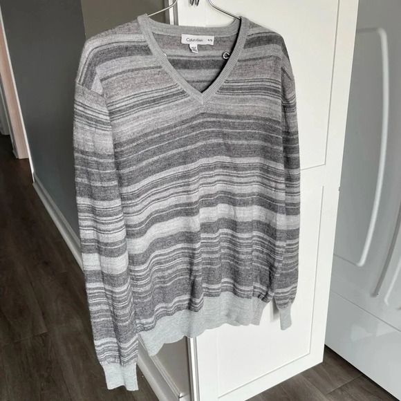 Calvin Klein Gray Striped Long Sleeve V Neck Merino Wool Blend Sweater womens XL - Picture 11 of 11